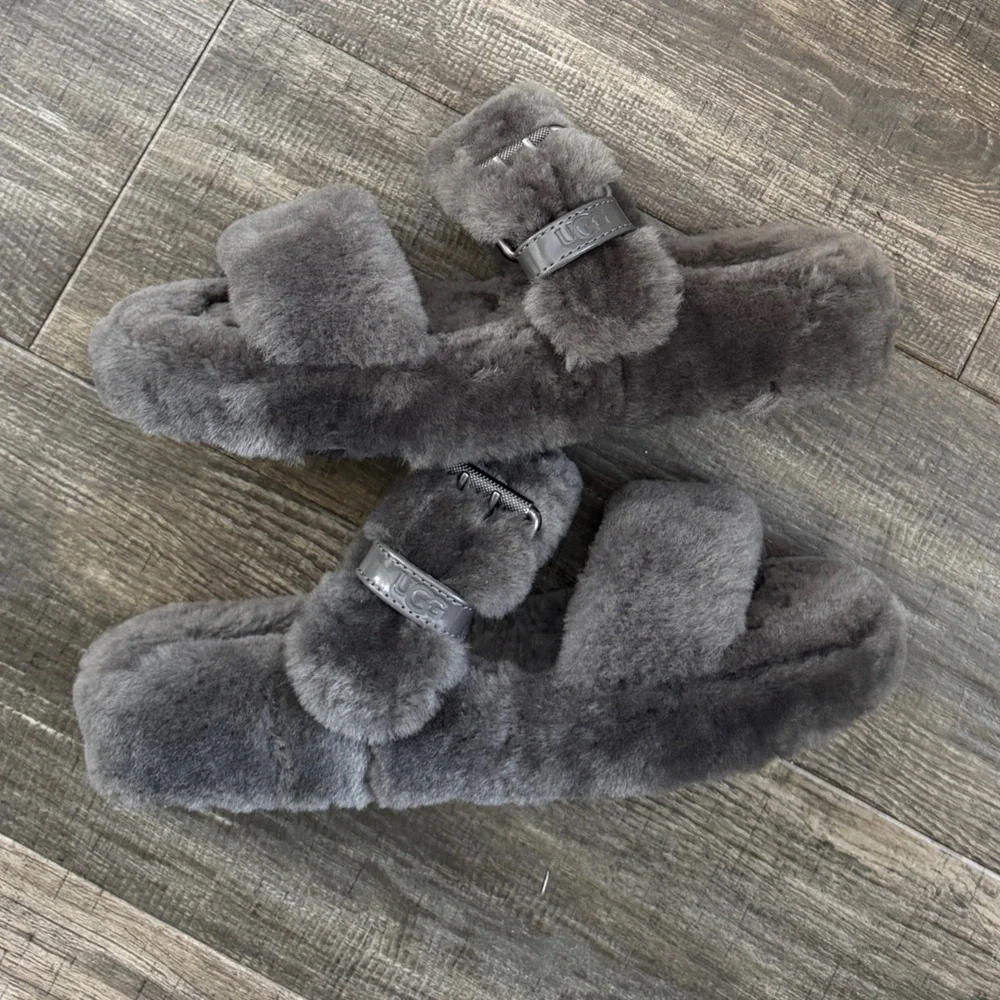 UGG Fuzz Yeah Sheepskin Double Strap Grey Slip On Slides Sandals Women’s 9 - Picture 1 of 7